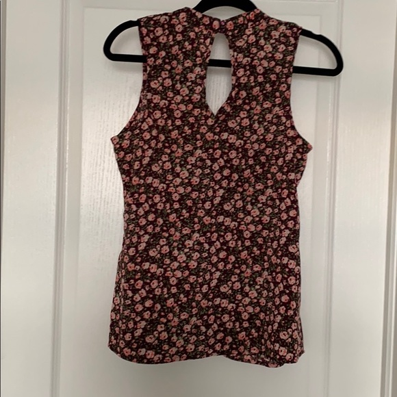 Dynamite Ruffle Top - Picture 2 of 2